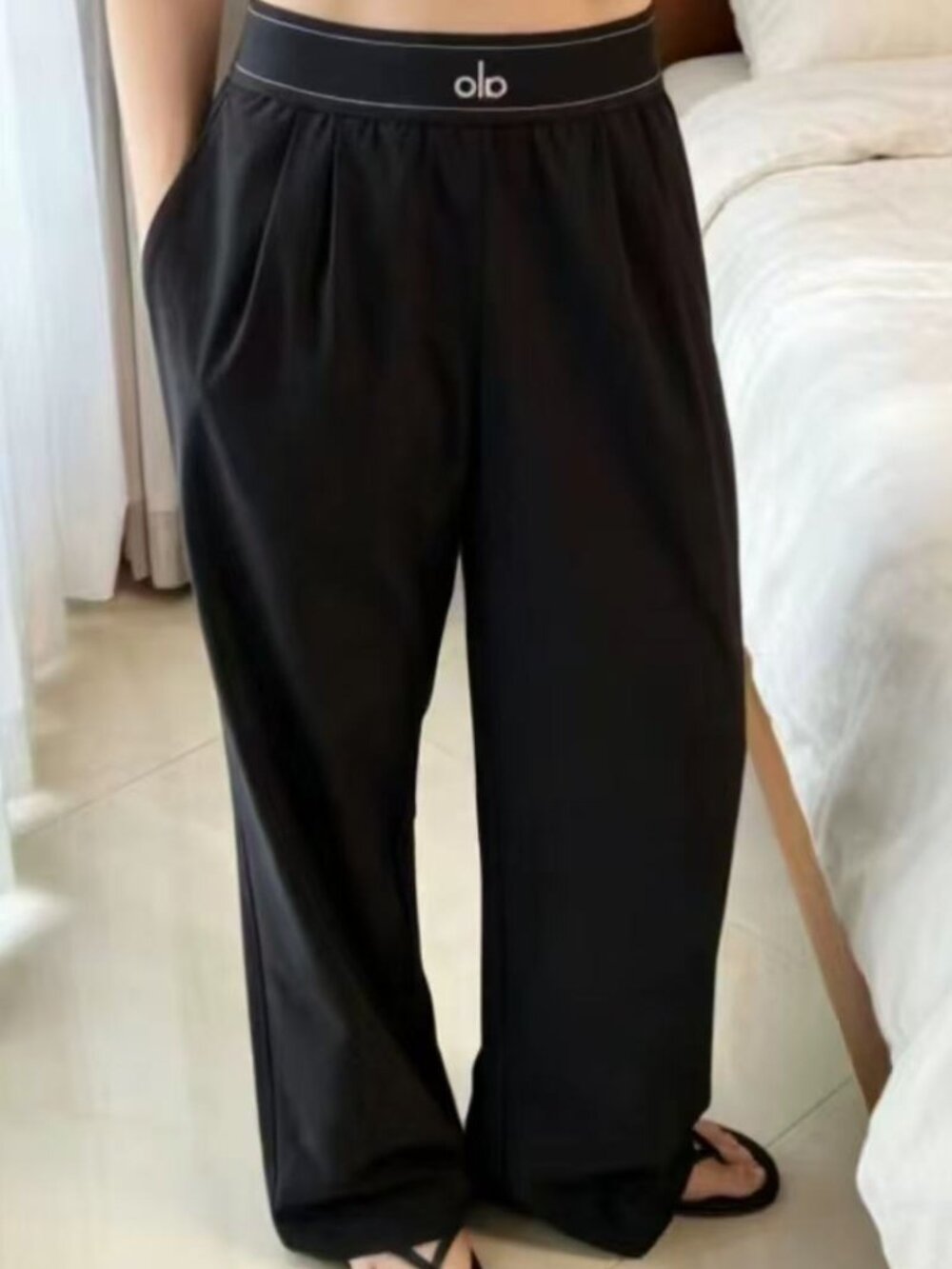 Black ALO Yoga Straight Leg Loose Fit Trouser Pants 😉 NWT (Regular:30" Inseam)